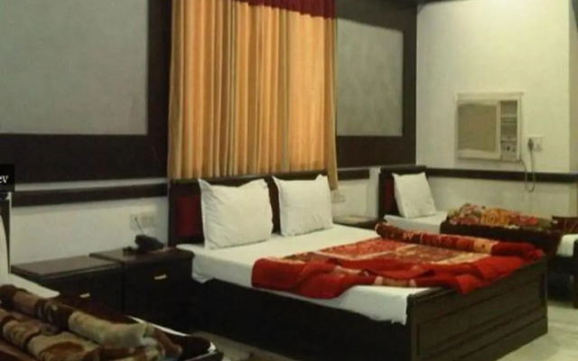 Hotel Ambaji International