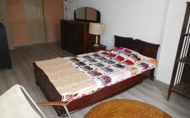 DON'S bedroom for only 1 male guest