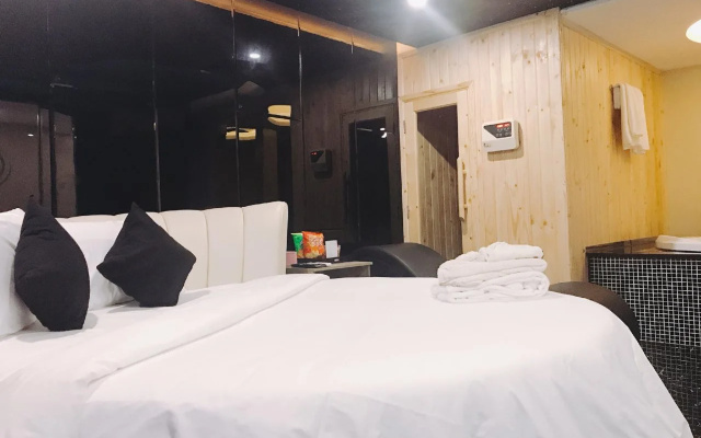 Cupid Hotel