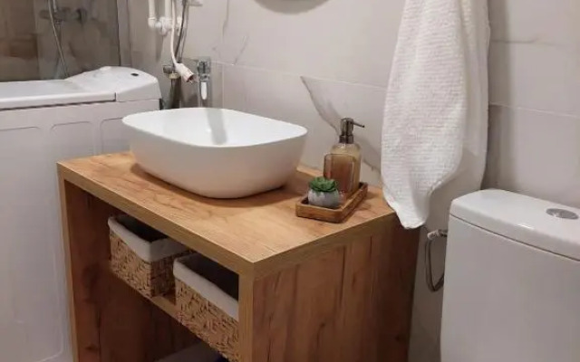 Ela's apartment