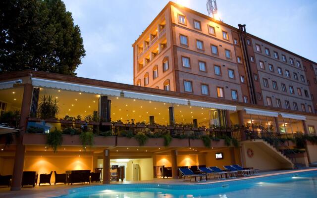 Отель Best Western Plus Congress Hotel Армения, Ереван - - забронировать отель Best Western Plus Congress Hotel, цены и фото номеров вид на фасад
