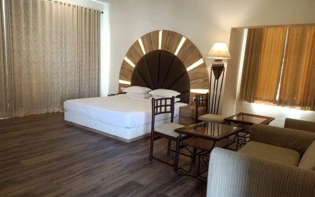 Hotel Devi Palace