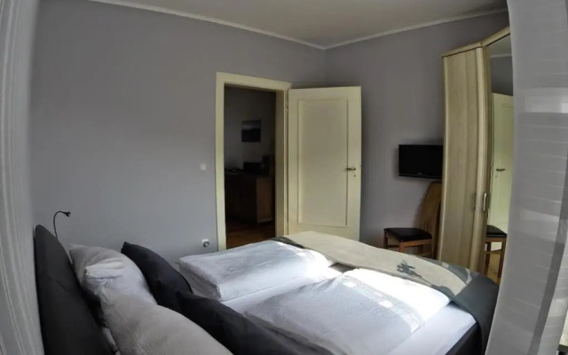 Ferienwohnungen Haus am Würzlaysteig