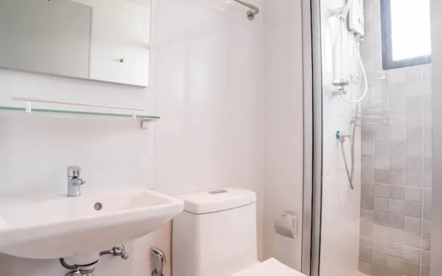 Star Sukhumvit by OYO Rooms