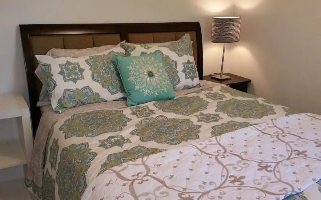 Modern Smart Townhouse Walk Downtown