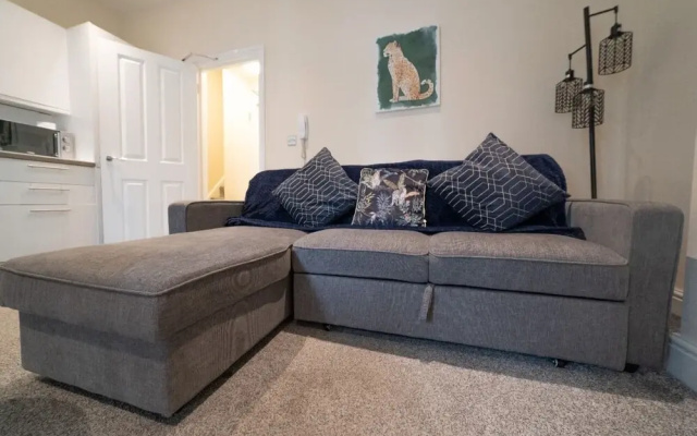 Three Bed Apt Beach View Brighton by Sojo Stay