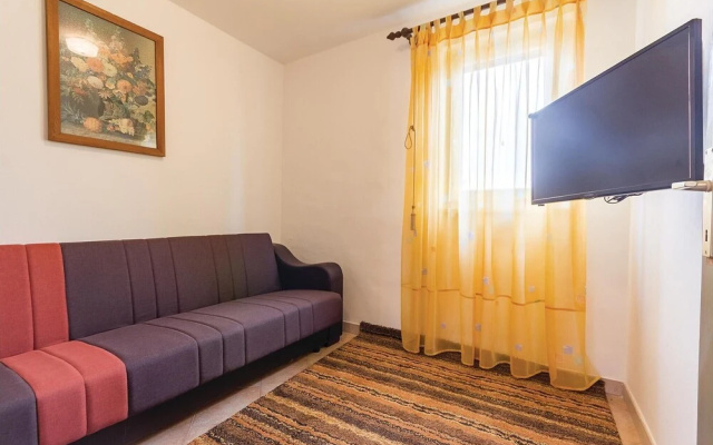 Stunning Home in Banjole With Wifi and 1 Bedrooms