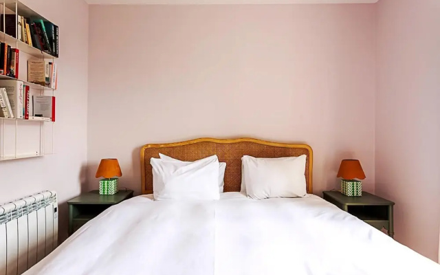 Chic Gunter Grove Flat - London Retreat