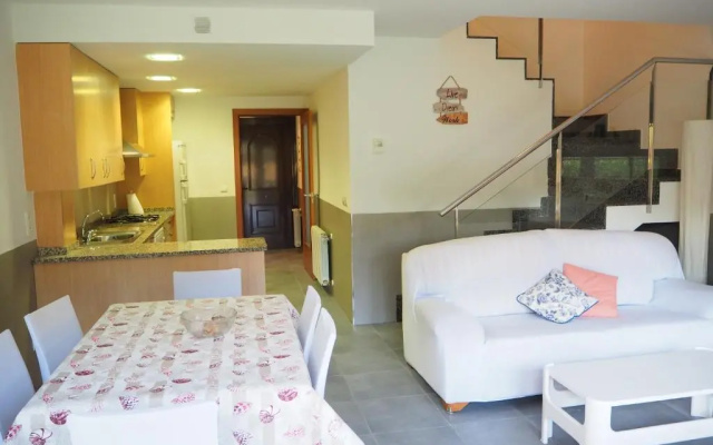 Casa l'Escala, piscina comuntària i jardí privat