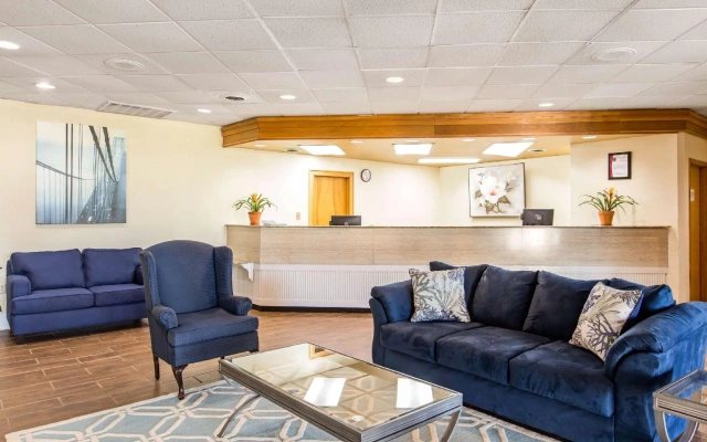 Ramada by Wyndham Santee I-95