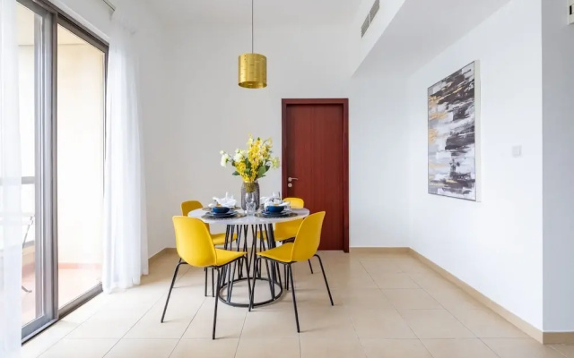 Radiant & Alluring 1BR Apartment W/ Marina Views