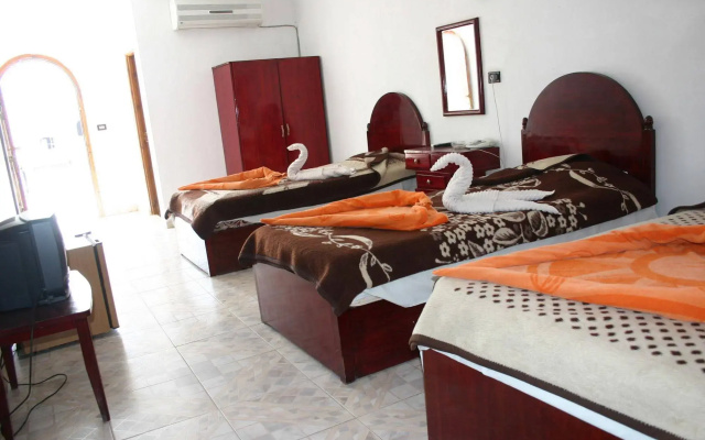 Yasmina Hotel