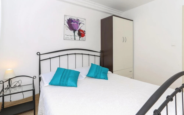 Amazing Home in Podstrana With Wifi and 3 Bedrooms