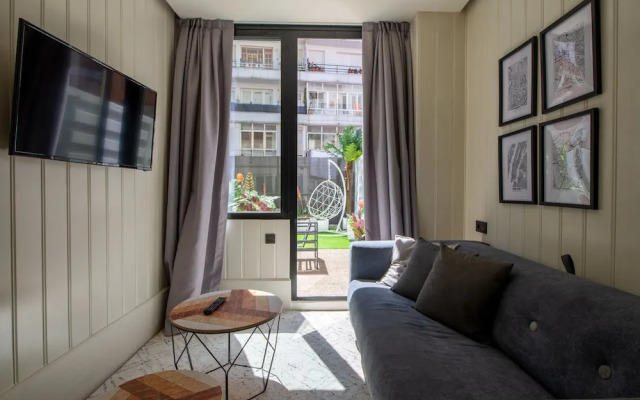 Bilbao Metropolitan Apartments by Urban Hosts