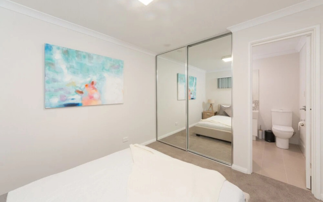 Lakeview Apartment Suite 17
