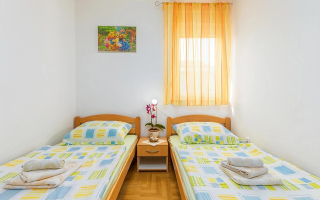 Stunning Apartment in Fazana With Wifi and 2 Bedrooms