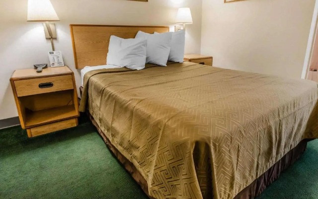 Horseshoe Curve Lodge