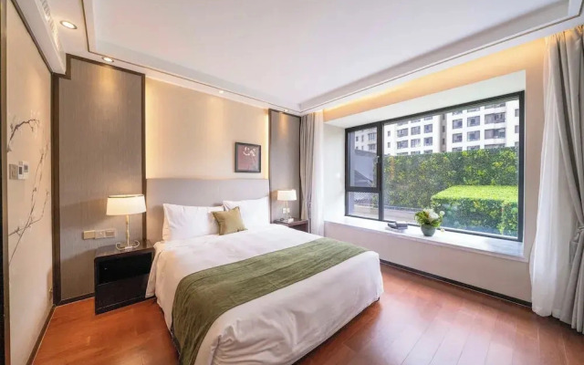 Tyms Gubei Apt 2BR Apt Near Takashimaya