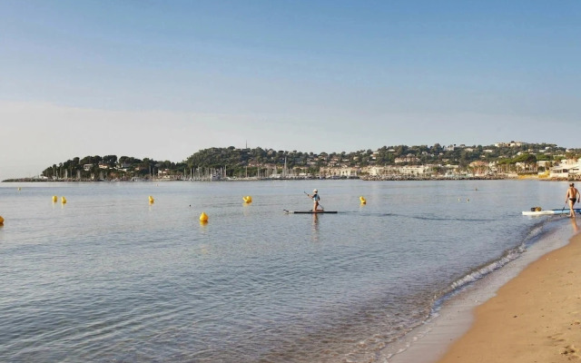 Apartment in Cavalaire Near Sandy Beach