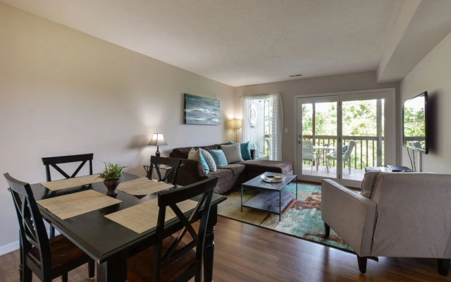 Branson Treehouse Retreat 2 Bedroom Condo