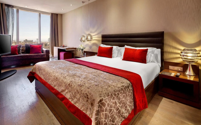 Olivia Plaza Hotel