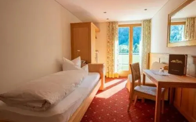 Hotel Gasthof KREUZ