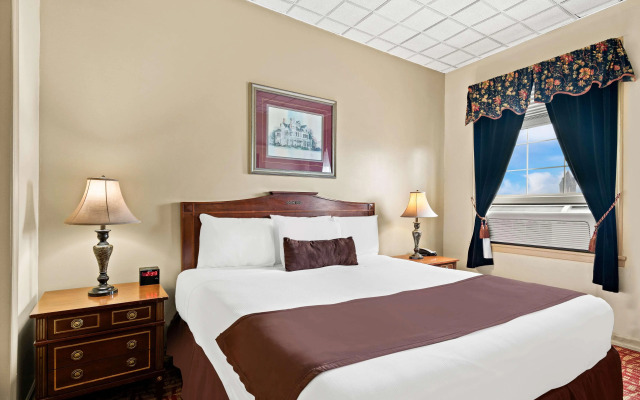Genetti Hotel, SureStay Collection by Best Western