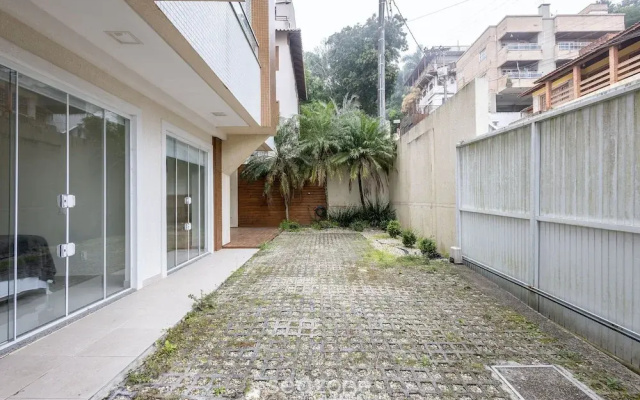 3BR Apt w/ BBQ 290m From Beach Pic0125
