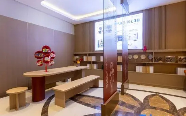 YaSheMan Hotel (Honghu Yasi Plaza Store)