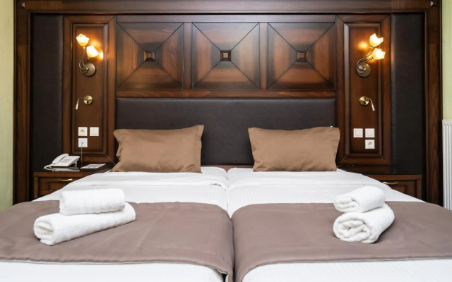 Dellas Boutique Hotel