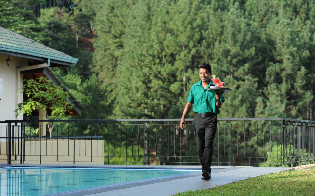 Отель Melheim Kandy Villas