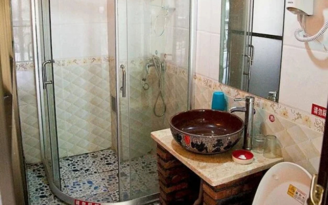 Fenghuang Lifetime True Love Hotel