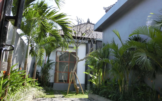Lucky 7 House