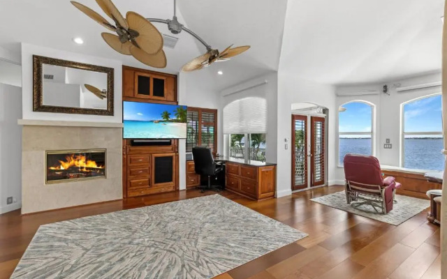 Dolce Vita Villa by Distinctive Beach Rentals
