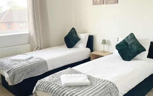 Your Home-from-home - Business & Families - 6 Beds