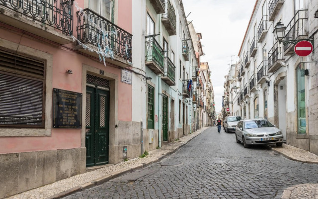 JOIVY Splendid 2BR flat in Bairro Alto, nearby Luís de Camões Sq.