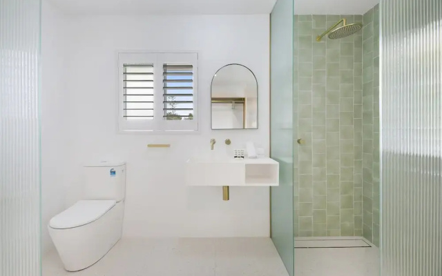 Spacious 4-bed Villa With Mediterranean Charm