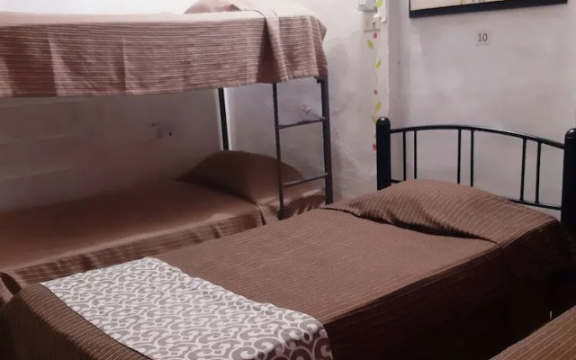 Hostal Guacamayas