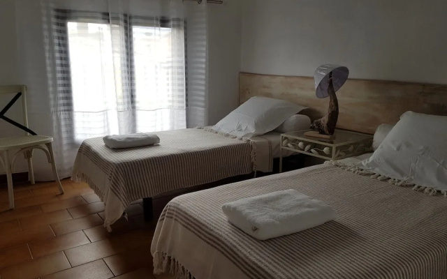 Face à la Cité : appartement avec cour !