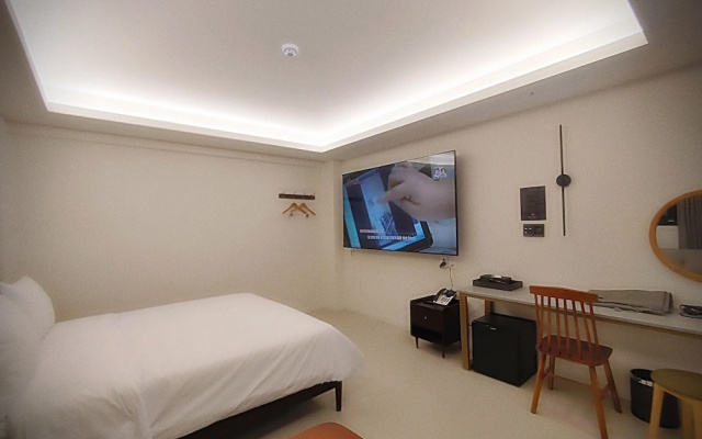 Bluebird Hotel
