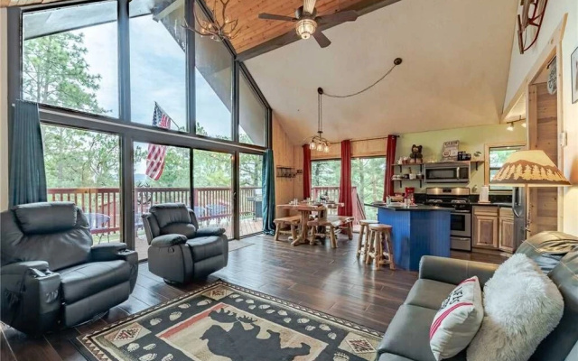 Midtown HideAway - Two Bedroom Cabin