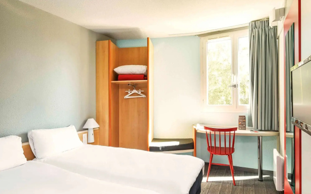 ibis Chartres Ouest Luce