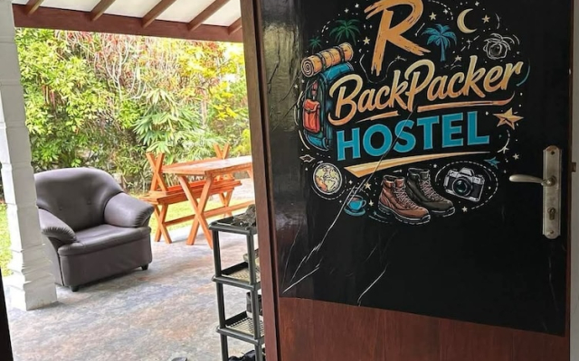 R BackPacker Hostel