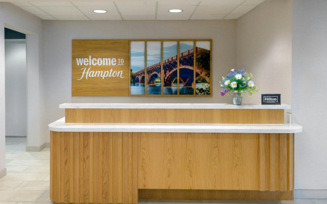 Hampton Inn & Suites Austin-Airport