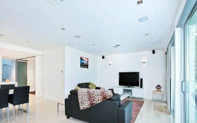 Breeze Apartments