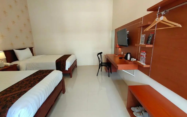 Dreamland Hotel and Lounge