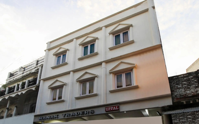 Itsy Hotels Royal Monarch