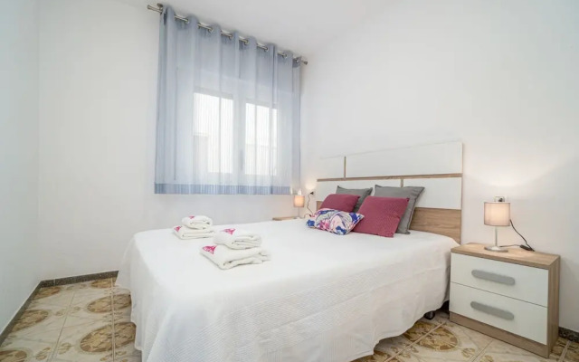 Apartment in Empuriabrava Near Sandy Beach