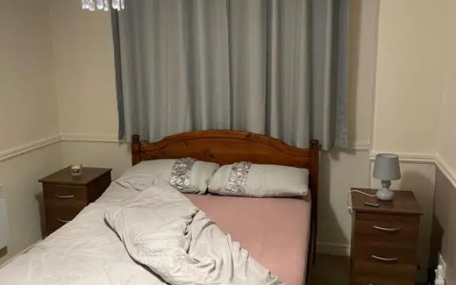 Lovely 1 bedroom flat with free parking and WiFi
