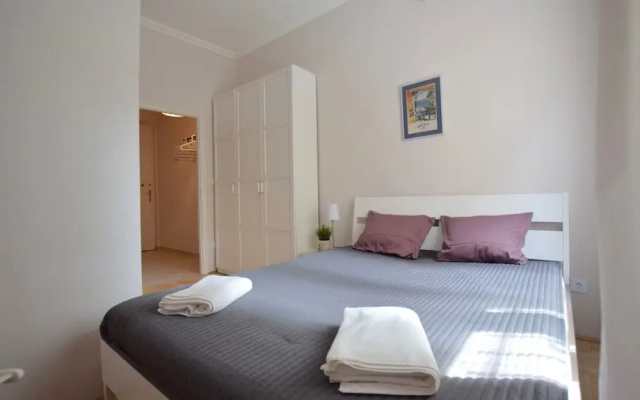 Standard Apartment by Hi5 - Fejer Gyorgy St